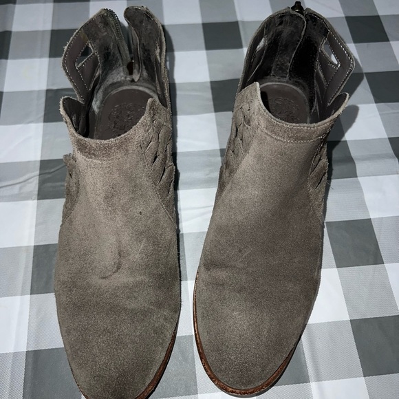 Vince Camuto ankle boots size 7​ - Picture 4 of 11